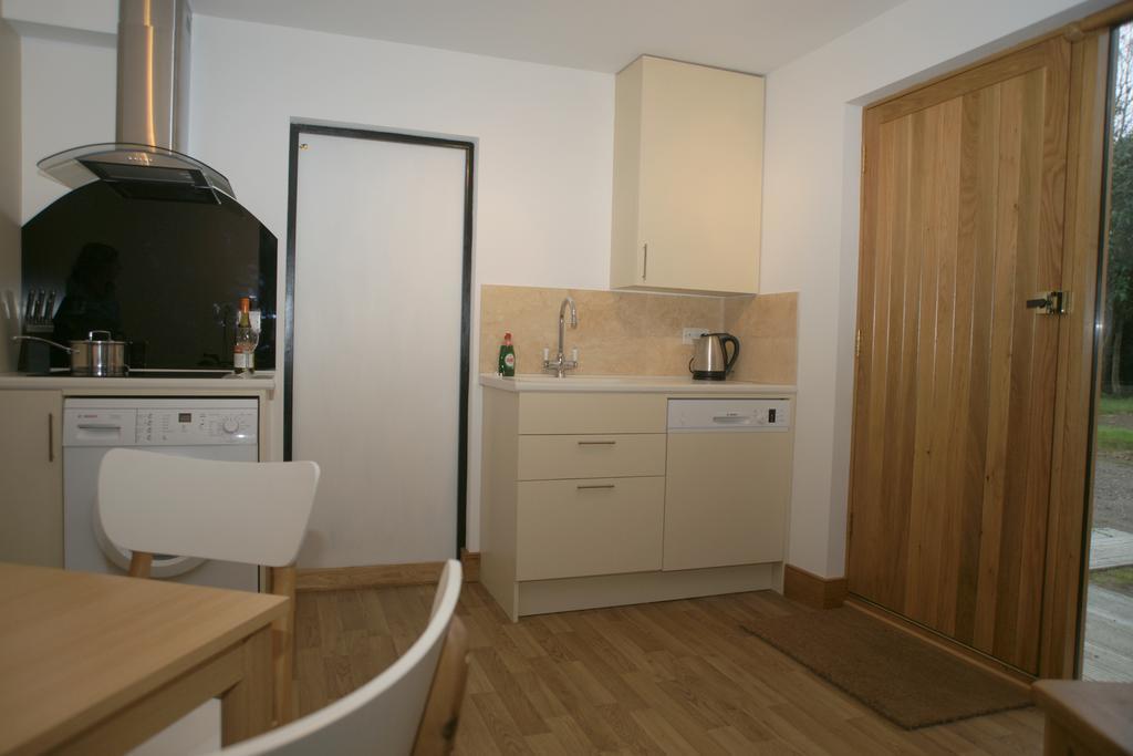 The Elms Annex Apartment Cottered Bagian luar foto
