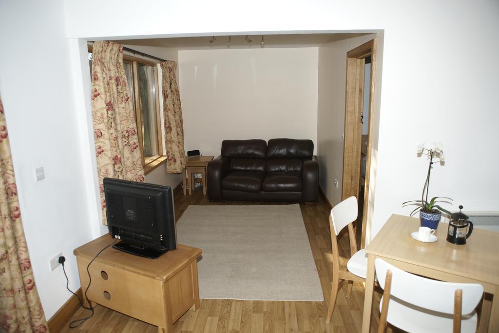 The Elms Annex Apartment Cottered Bagian luar foto